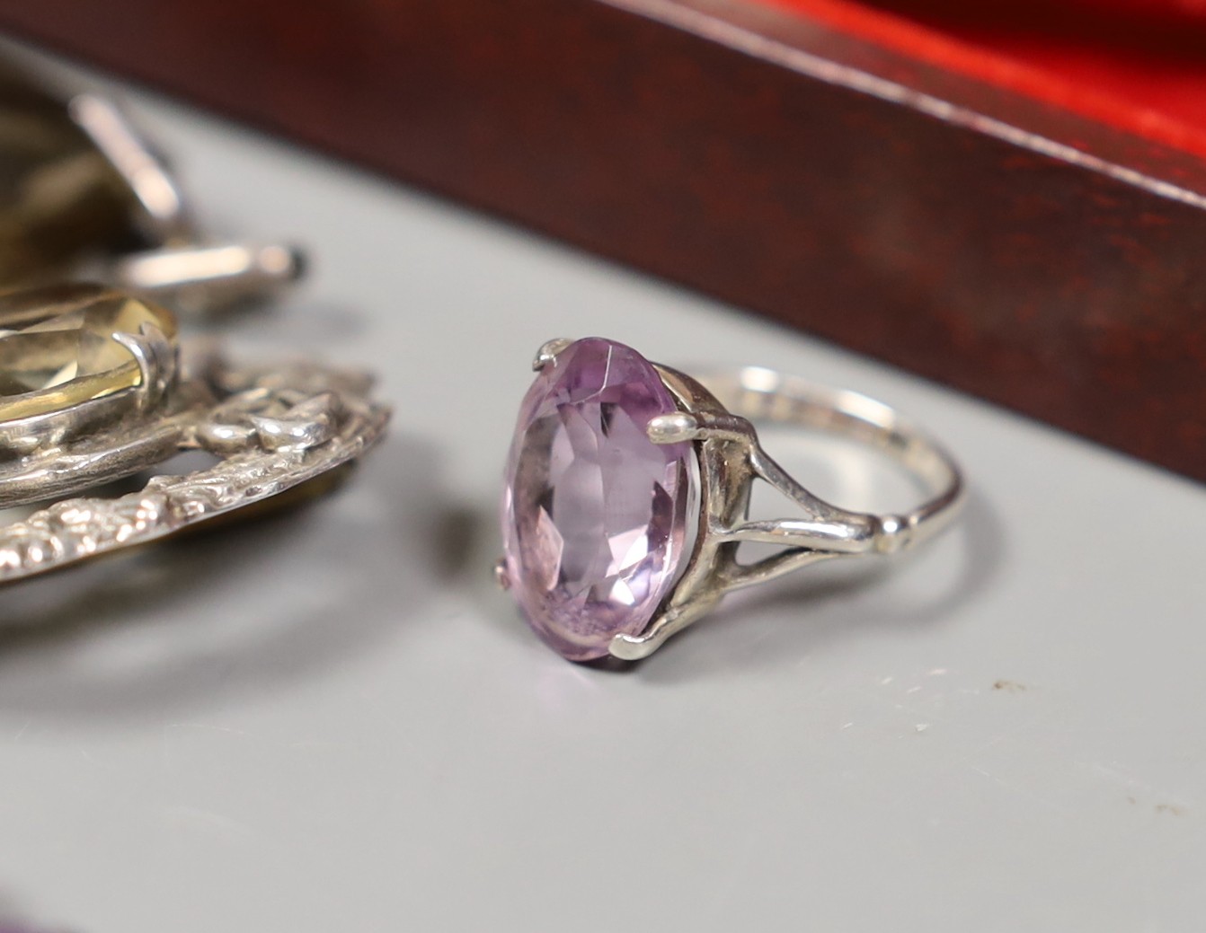 A late Victorian silver and paste set oval brooch, a lady's 9ct gold Buren manual wind wrist watch, an amethyst and freshwater? pearl necklace and other jewellery including amethyst ring and citrine set pendant.